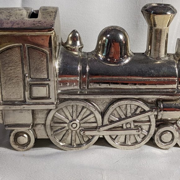 Vintage Metal Money/Bank Train Locomotive Made in Japan Collectible - Picture 5 of 6